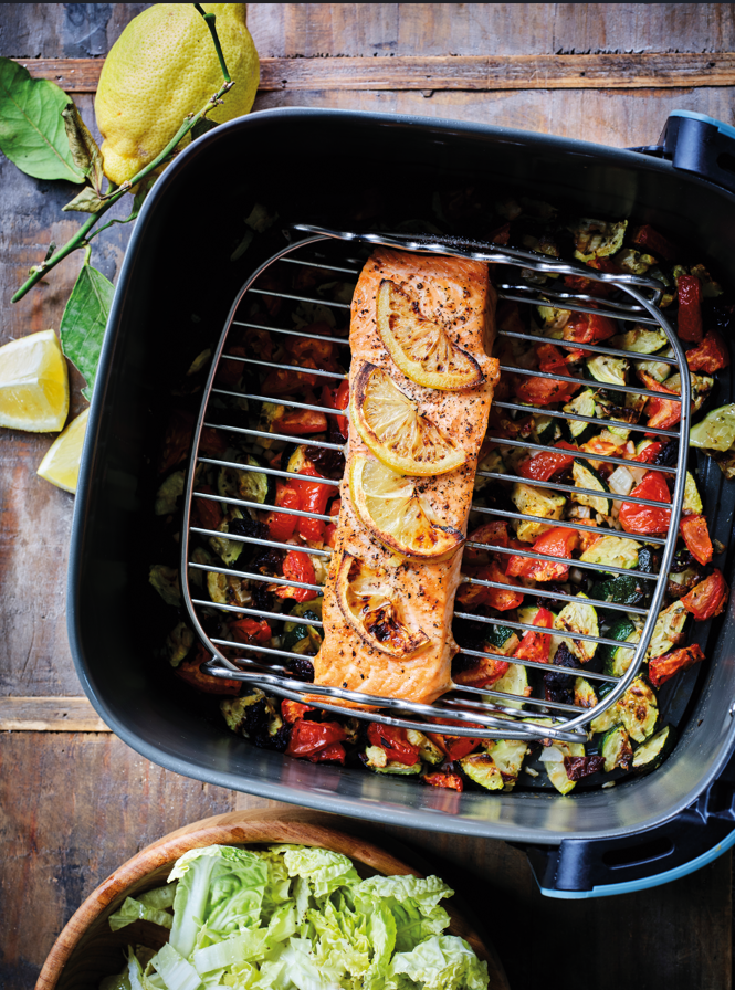 Gegrilde zalmfilet met courgette en zongedroogde tomaatjes
