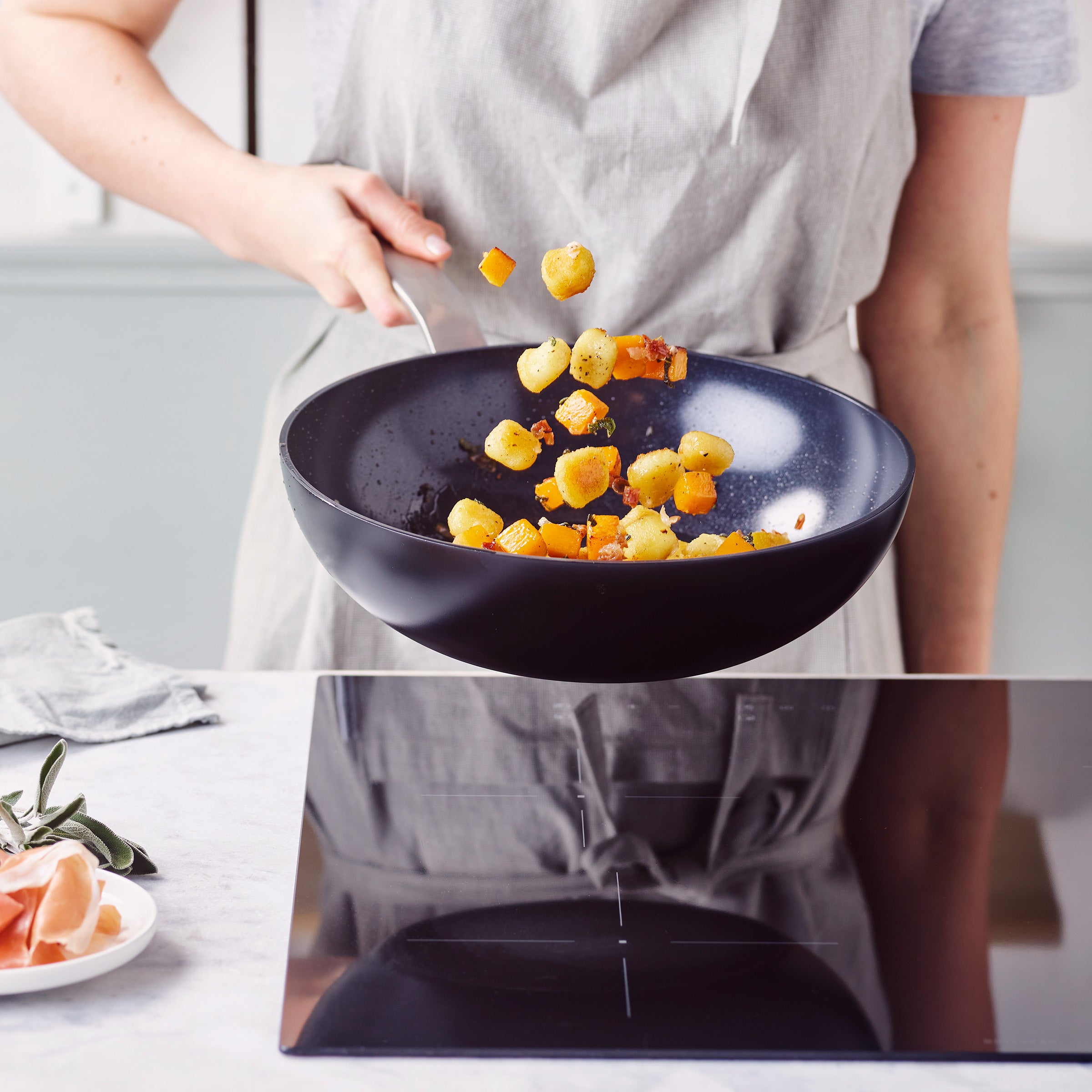 Black wok 28 cm