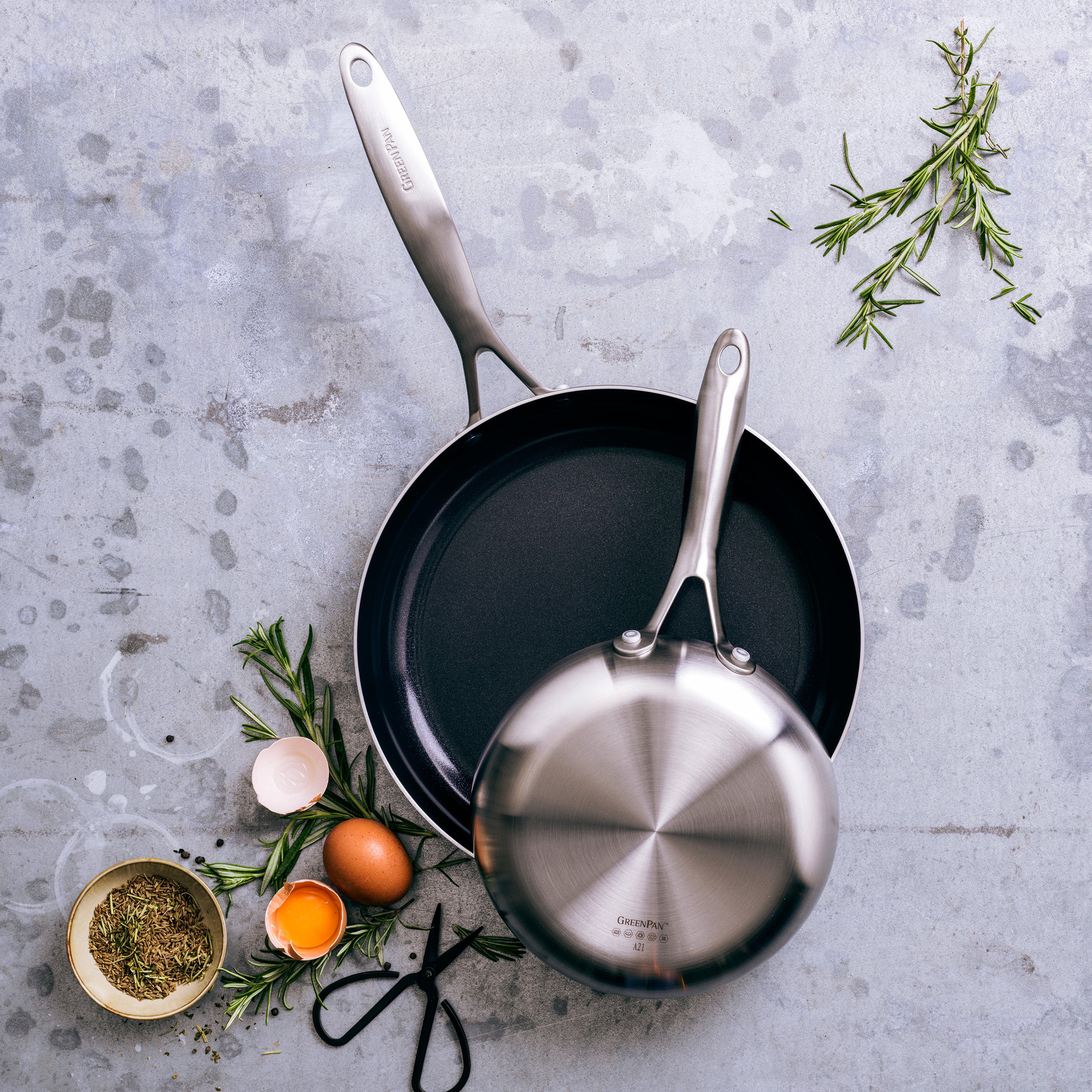 Geneva set 2-delig Koekenpannen 20+28cm zilver met eieren