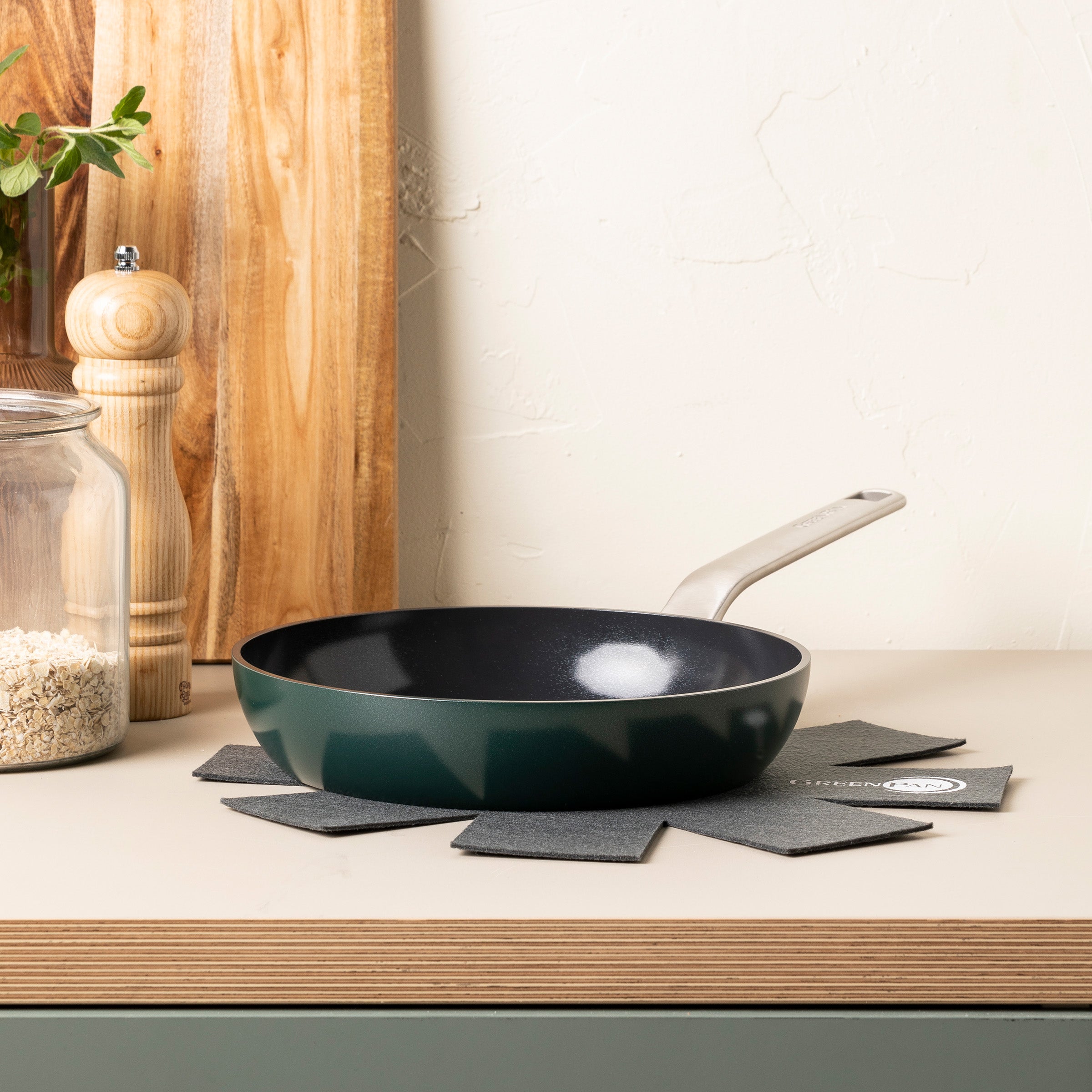 Evolution Pine Green Koekenpan 24cm groen handvat