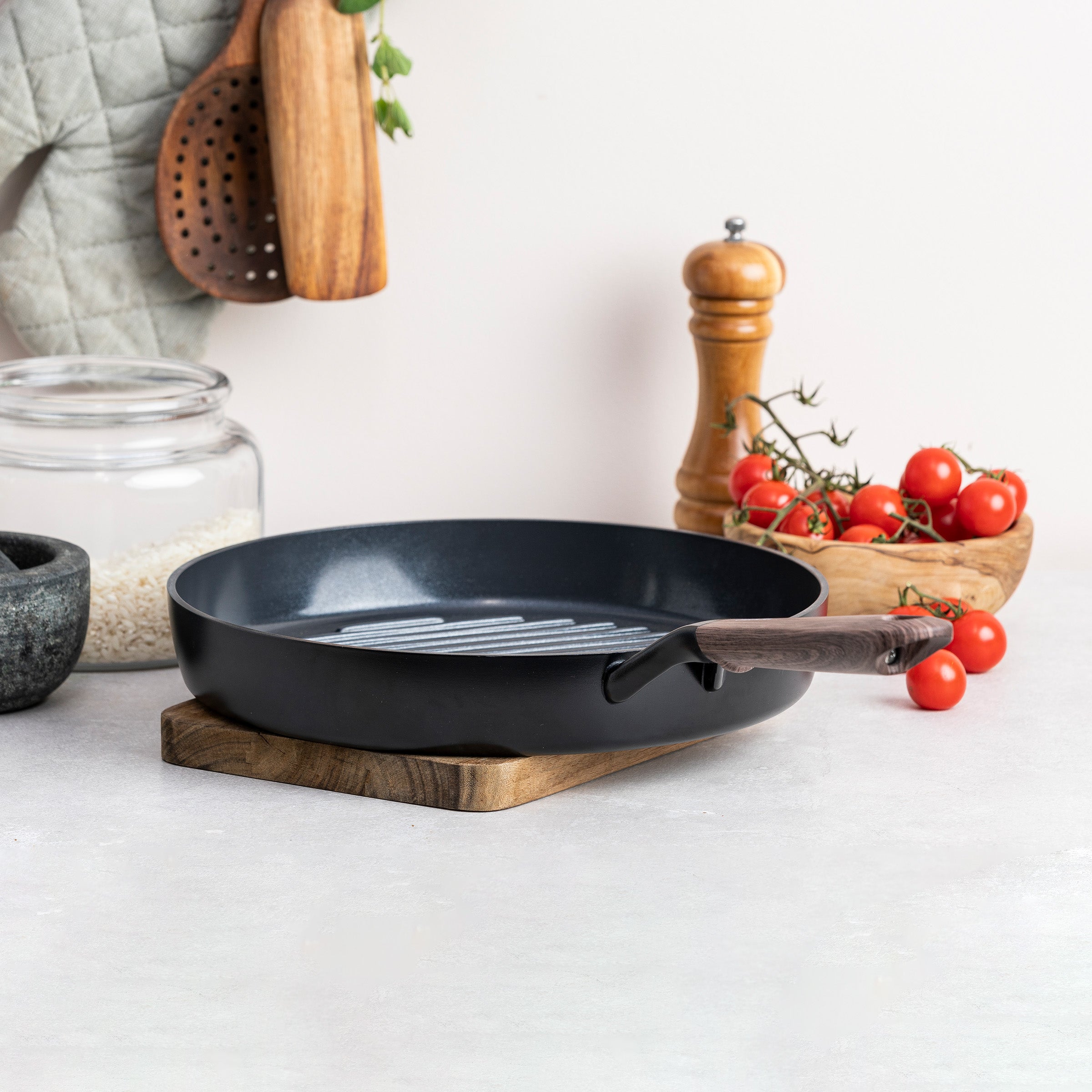 Eco-Smartshape Grillpan Dark Wood 28cm zwart zijaanzicht