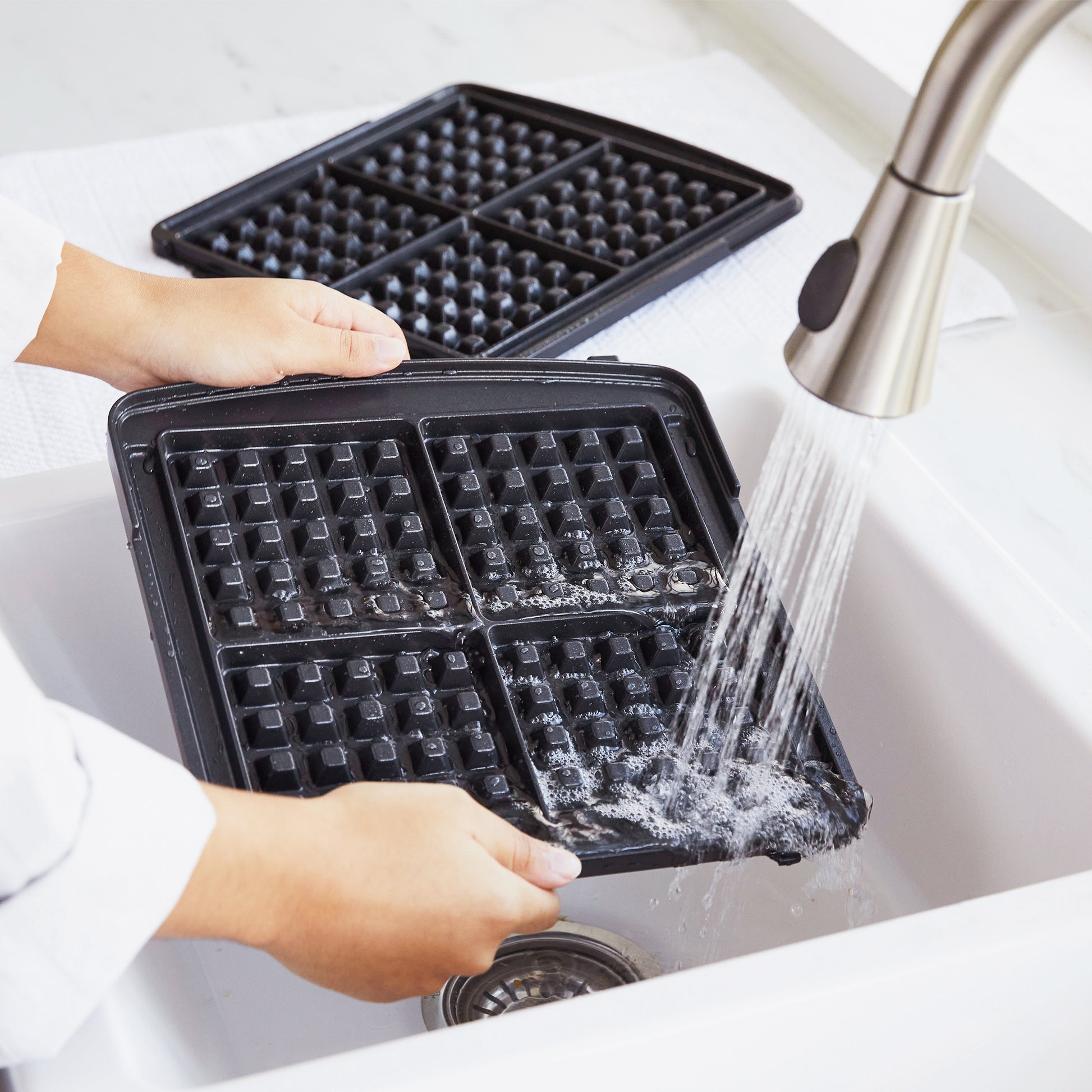 Belgische wafelplaten - wafelijzer zwart platen afwassen