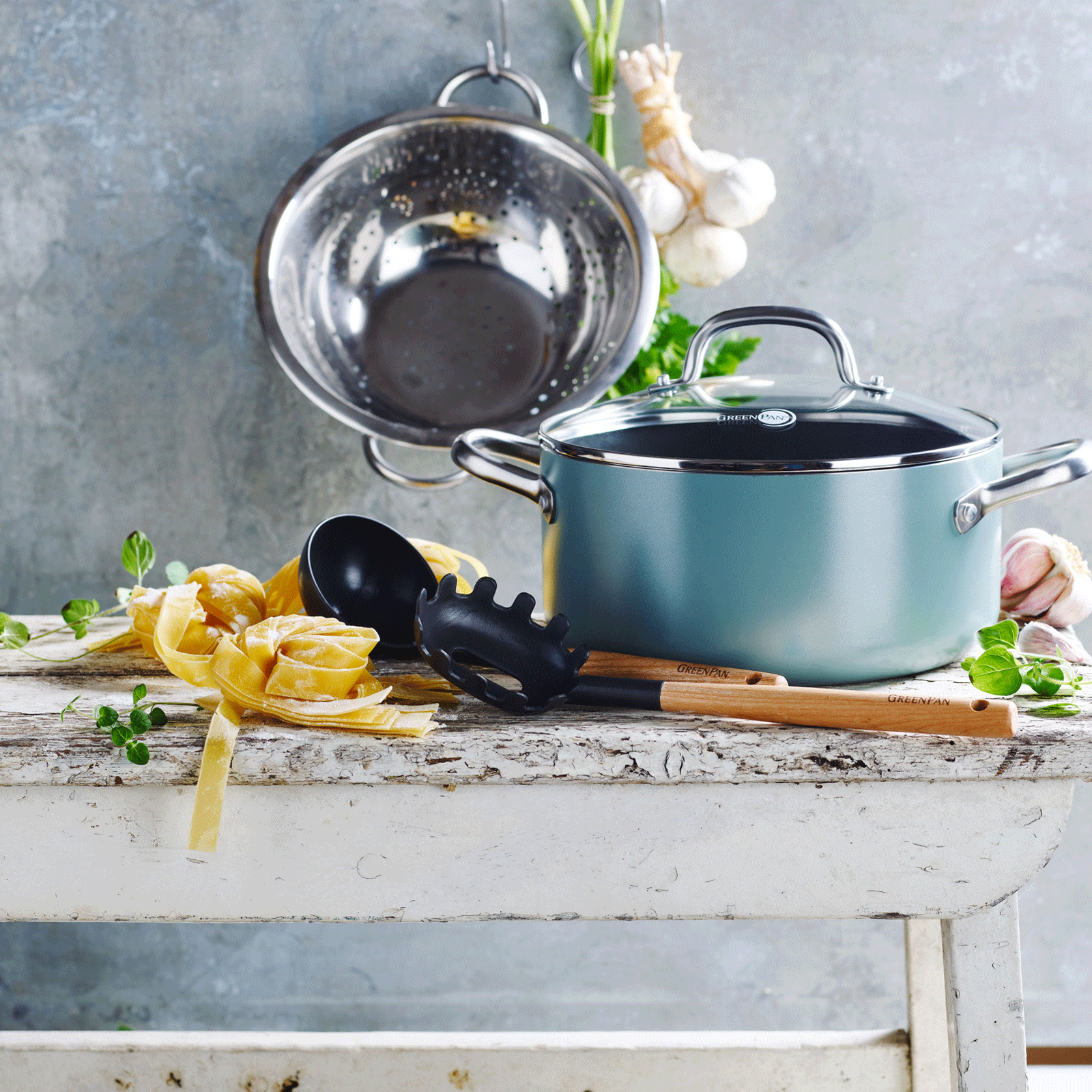 Mayflower pollepel zwart met houten handgreep collectie