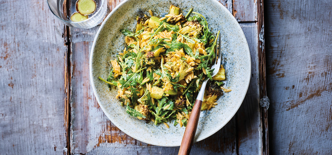 Winterse salade met asperges, broccoli en Griekse volkorenpasta