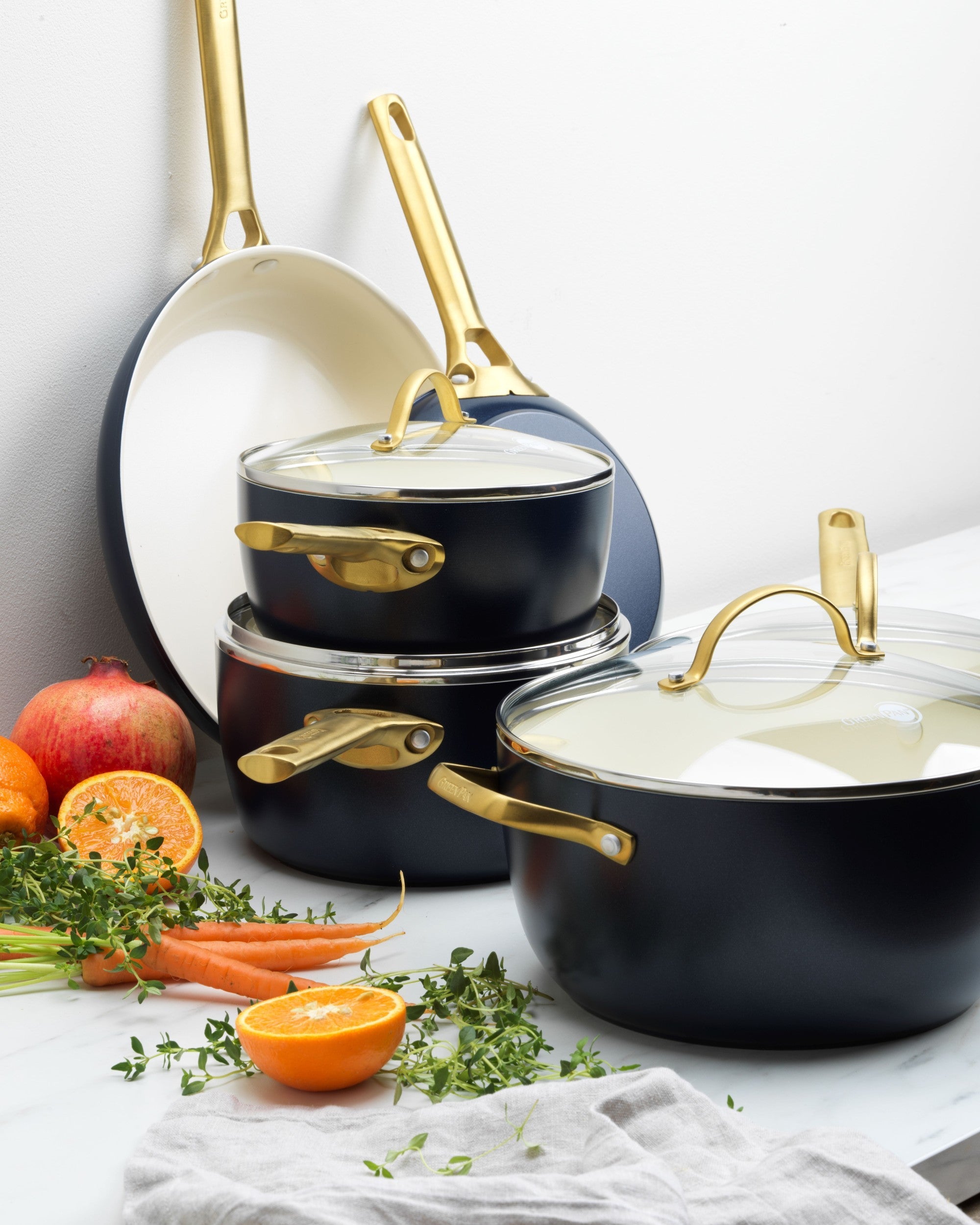 GreenPan Bistro Raclette Antiadhésif Sain San PFAS, Table Grill Électrique pour 8 Personnes, Réversible 3 en 1 Appareil à Raclette Grill et Crêpe, 8 Mini-poêlons Antiadhésifs & Spatule, Lave-vaisselle