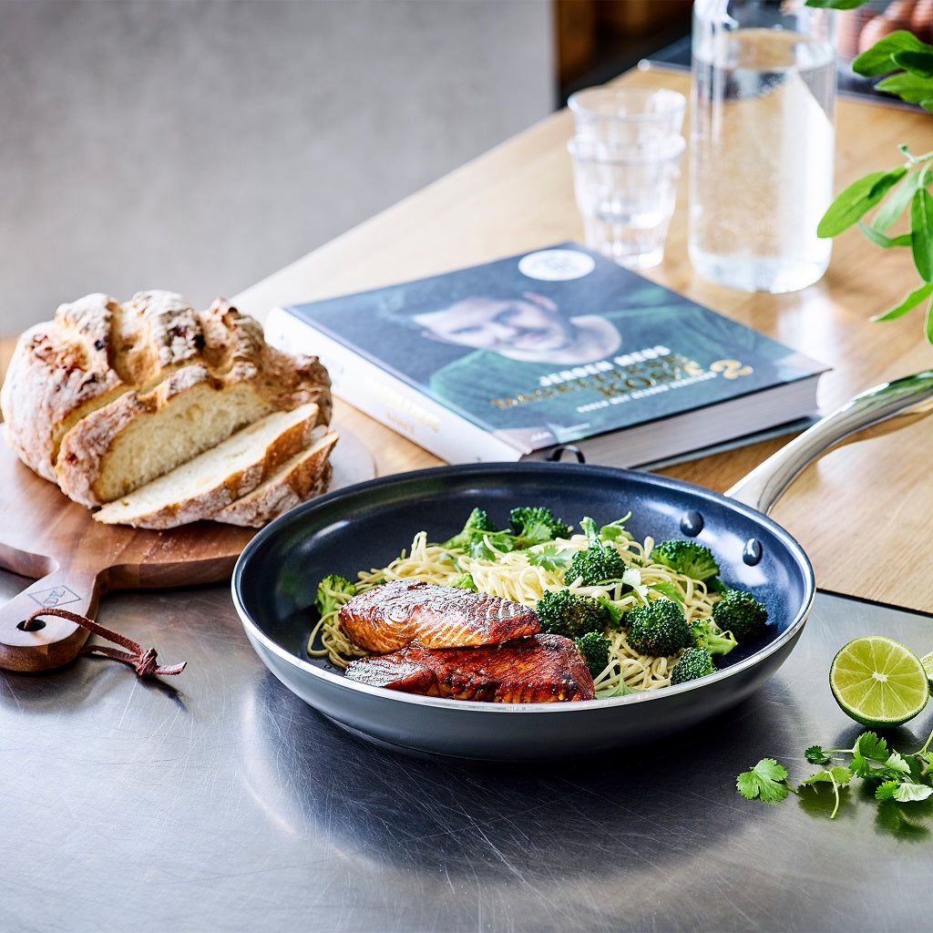 Dagelijkse kost braadpan 30cm groen met eten