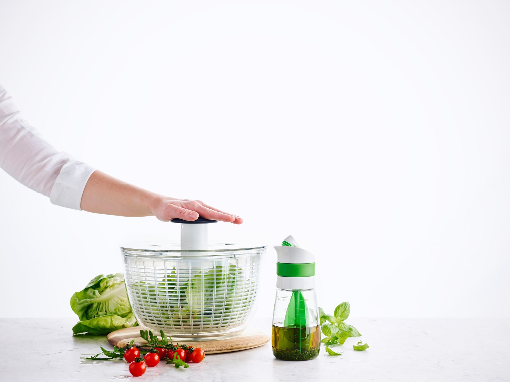 Saladeset OXO salad spinner & OXO salad dressing mixer
