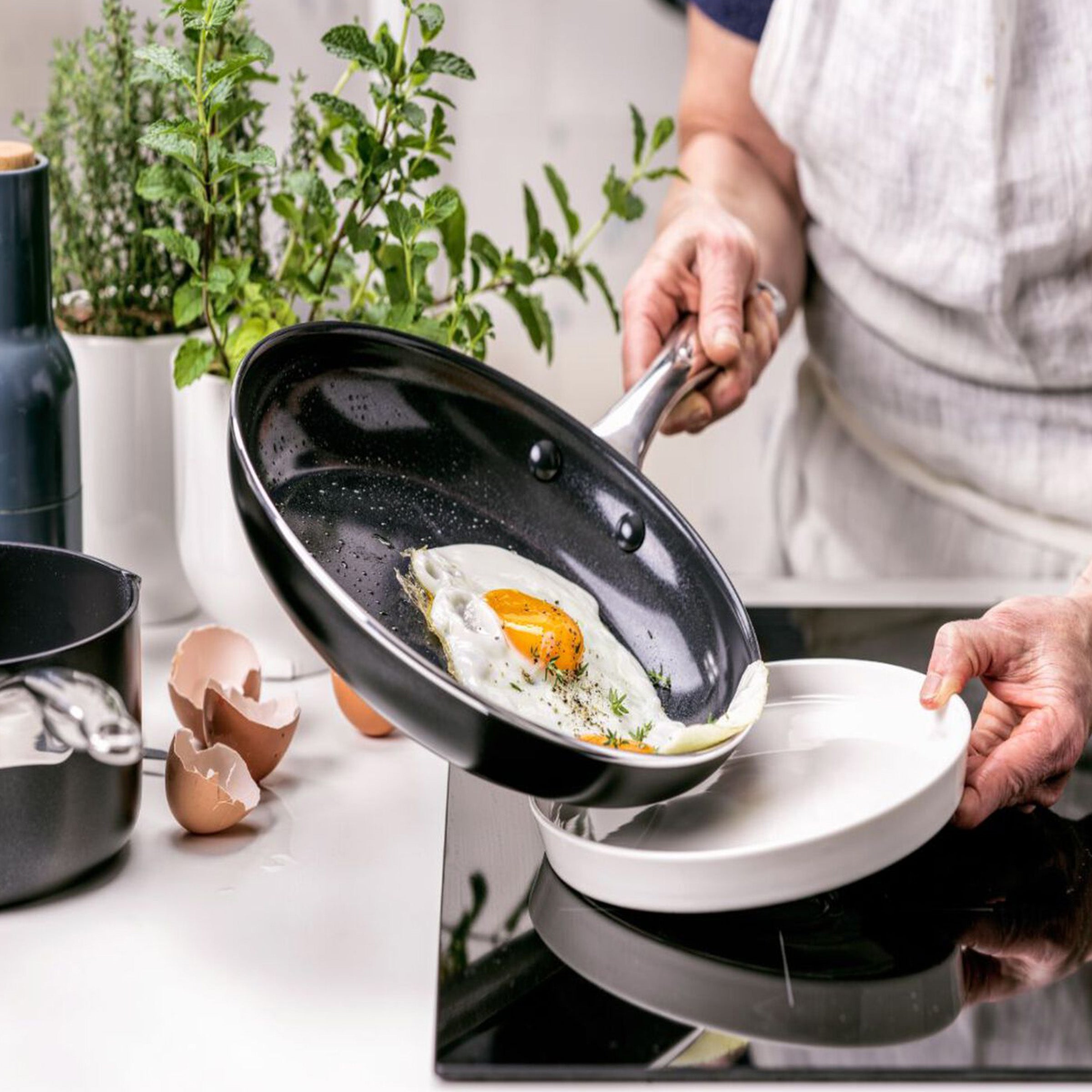 Greenpan Brussels Koekenpannen 24cm 28cm 2-delig Keramisch inductie pfas-vrij vooraanzicht