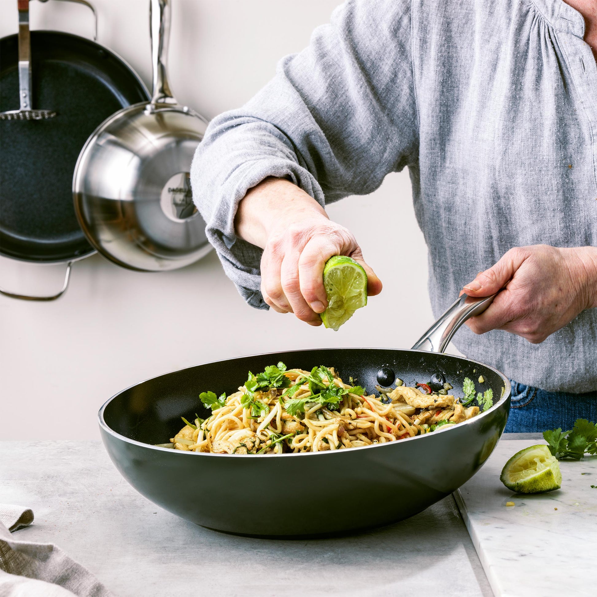 Dagelijkse kost wok 28cm 3,69L groen gerecht