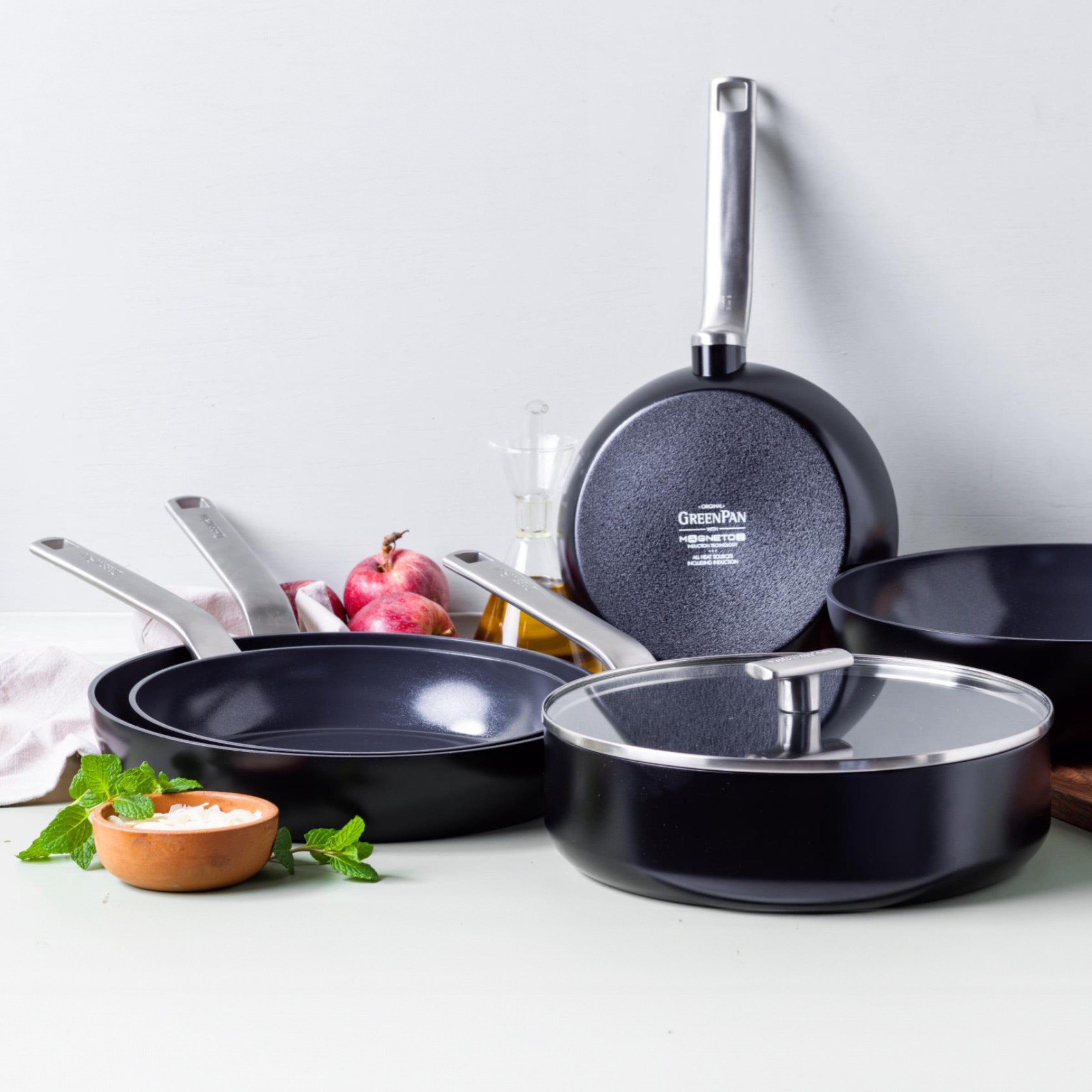 Evolution Hapjespan met deksel 26cm – Black