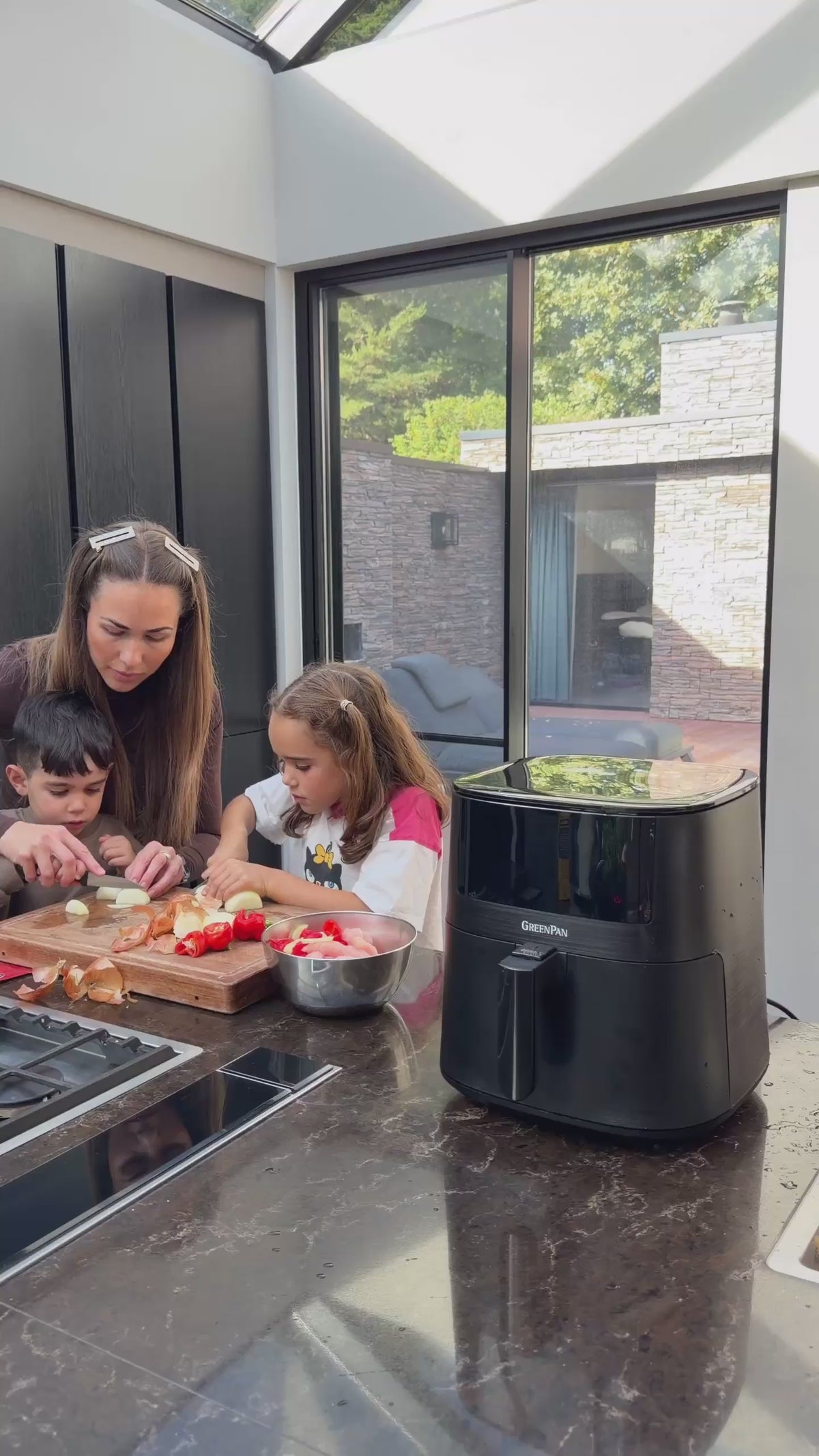 Video laden: XXL Airfryer Pine Green &amp; grillset