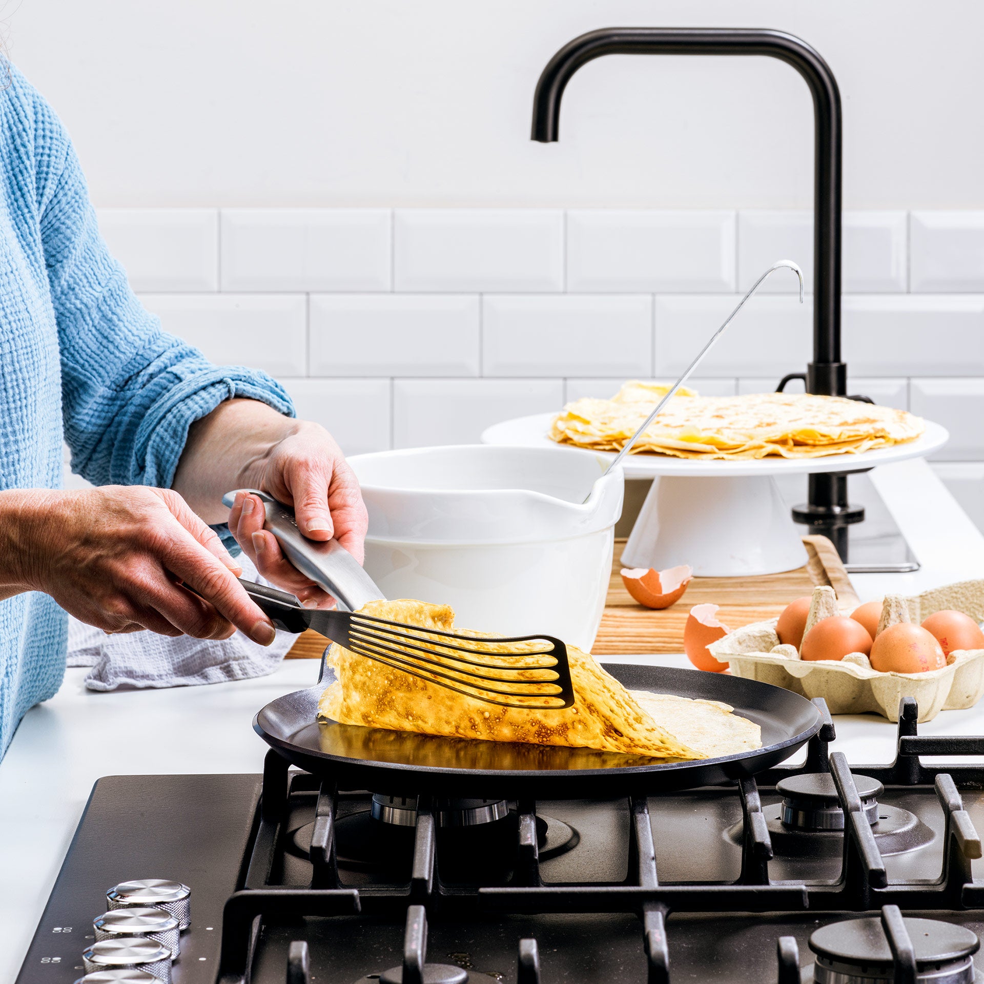 Copenhagen Pannenkoekenpan 28cm zwart met verse pannenkoek