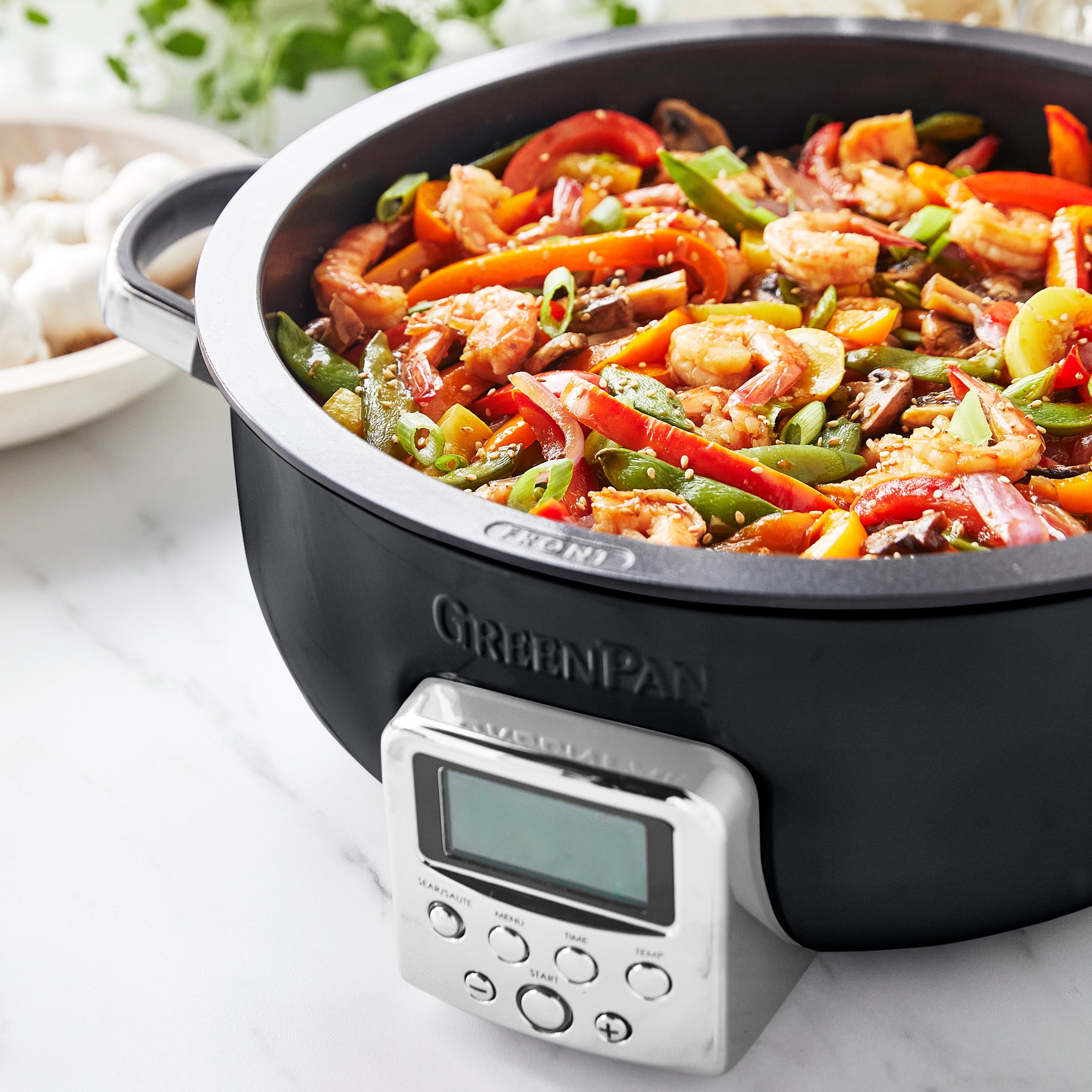 Omnicooker Black 5.6L zwart met eten