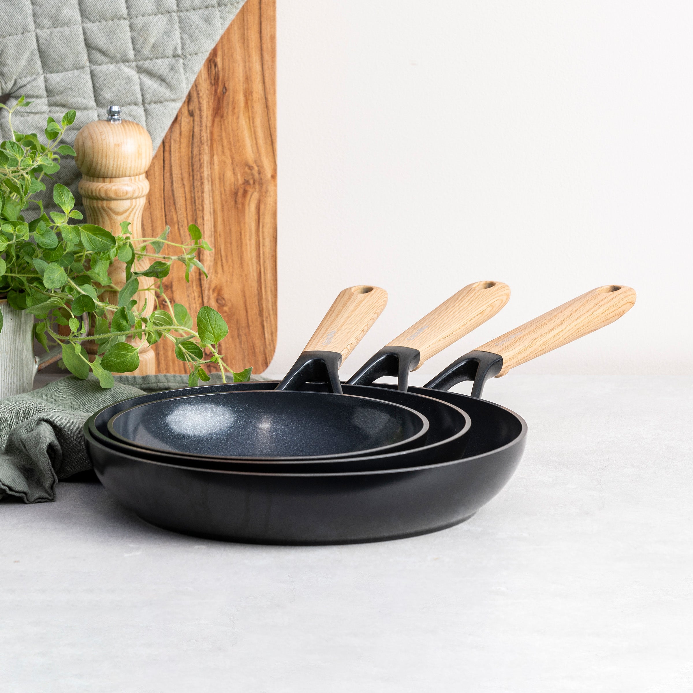 Eco-Smartshape Koekenpan Light Wood 28cm zwart collectie