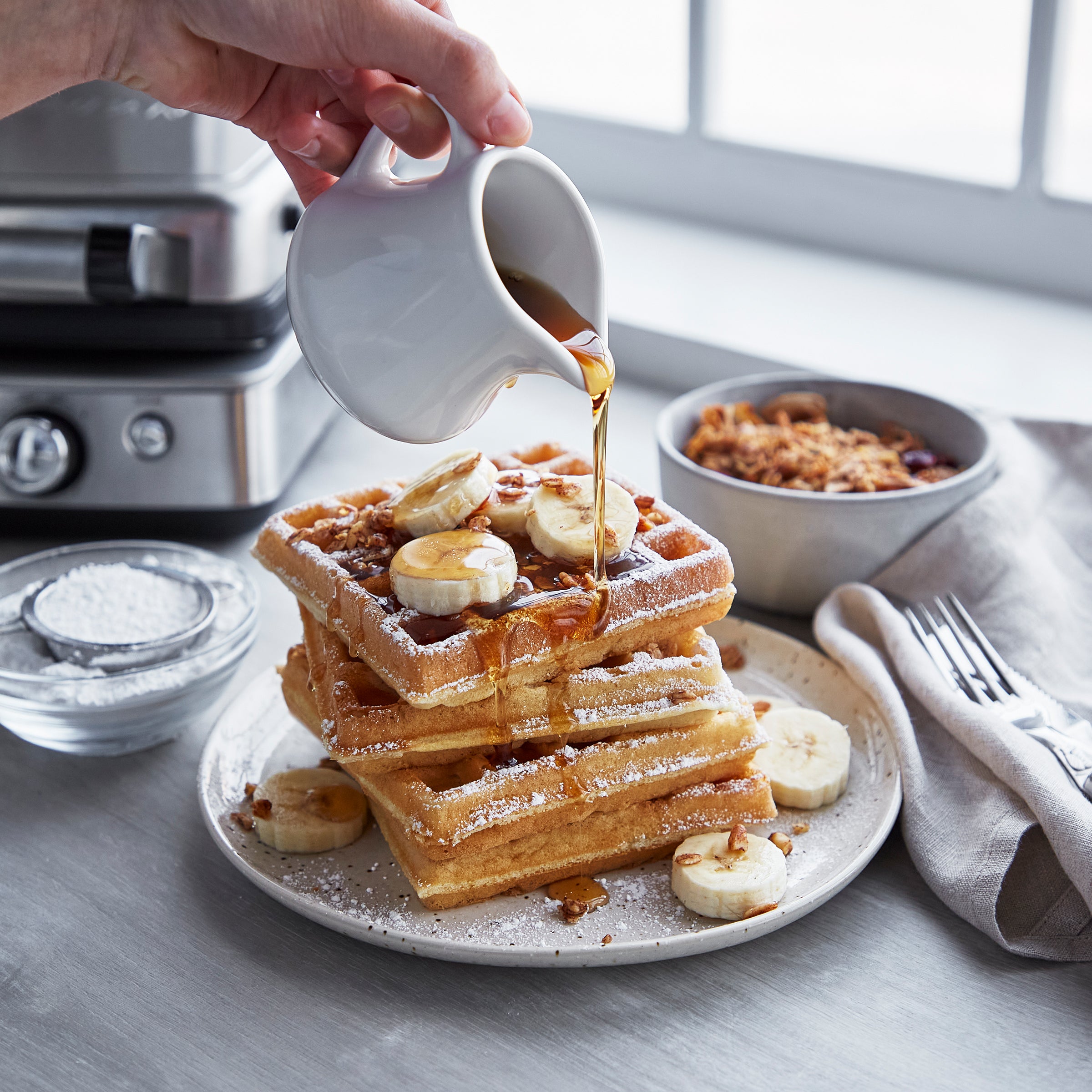 Belgische wafelplaten - wafelijzer zwart verse wafels met banaan en siroop
