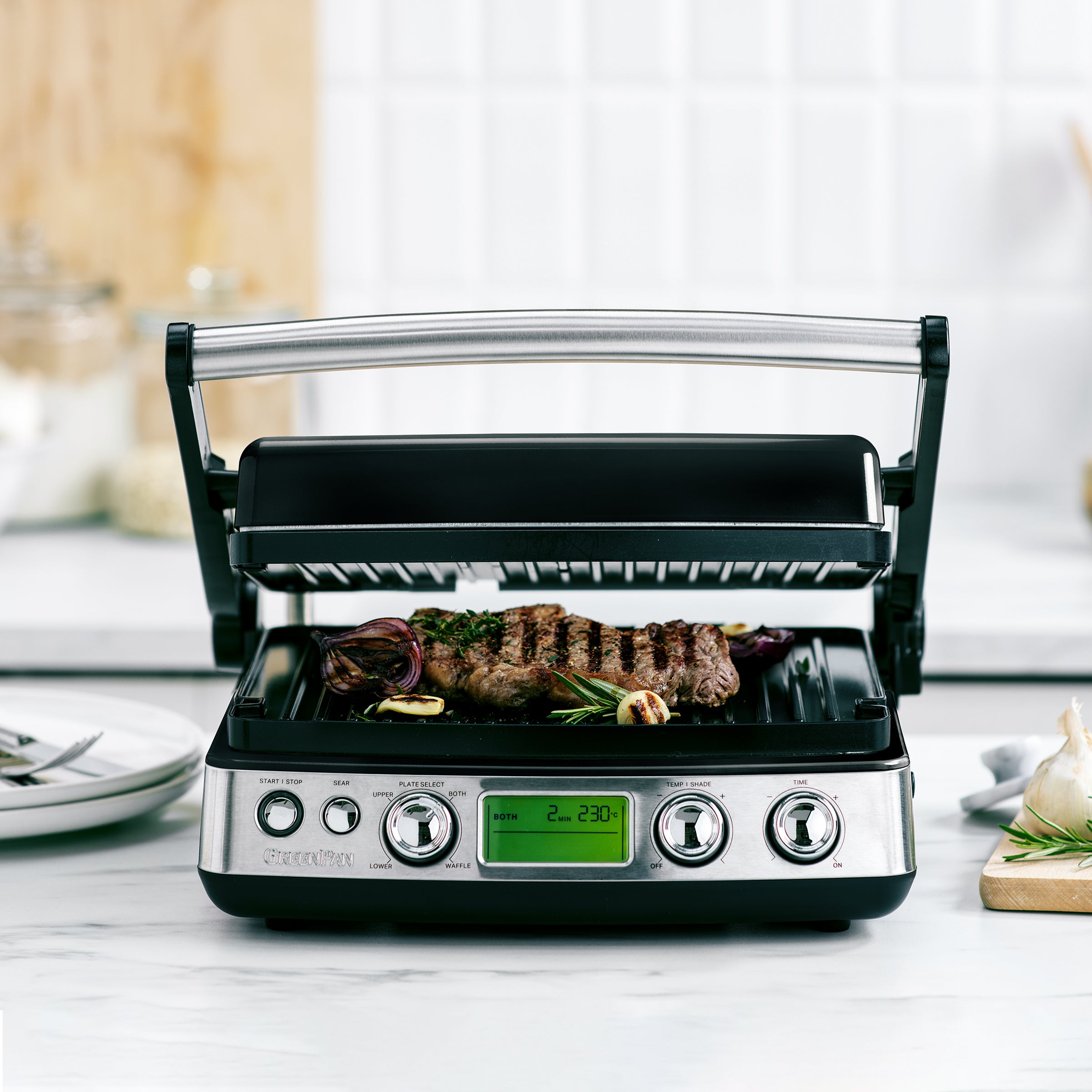 Contactgrill Black met vlees tussen