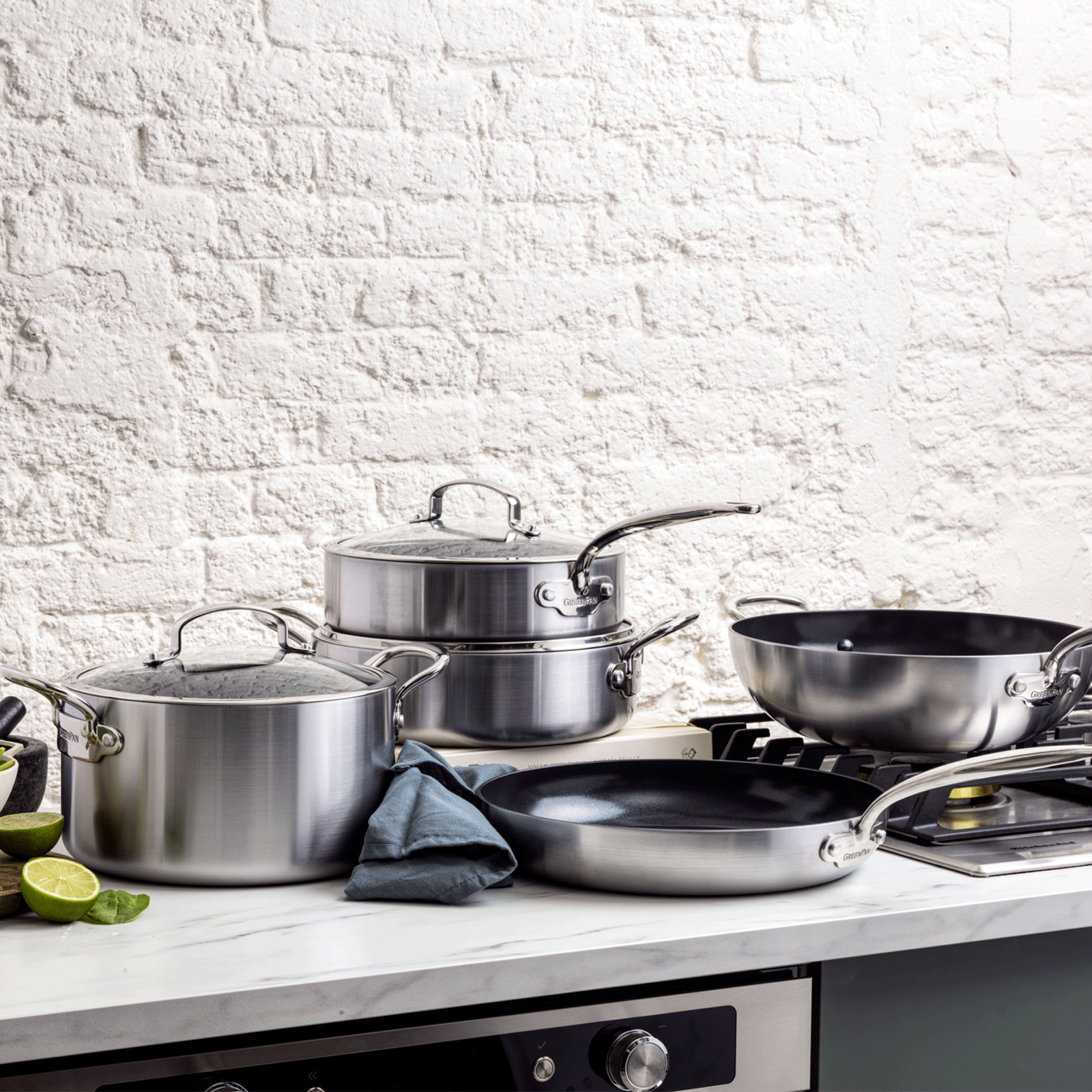 Barcelona Evershine Hapjespan met Deksel 26cm zilver collectie