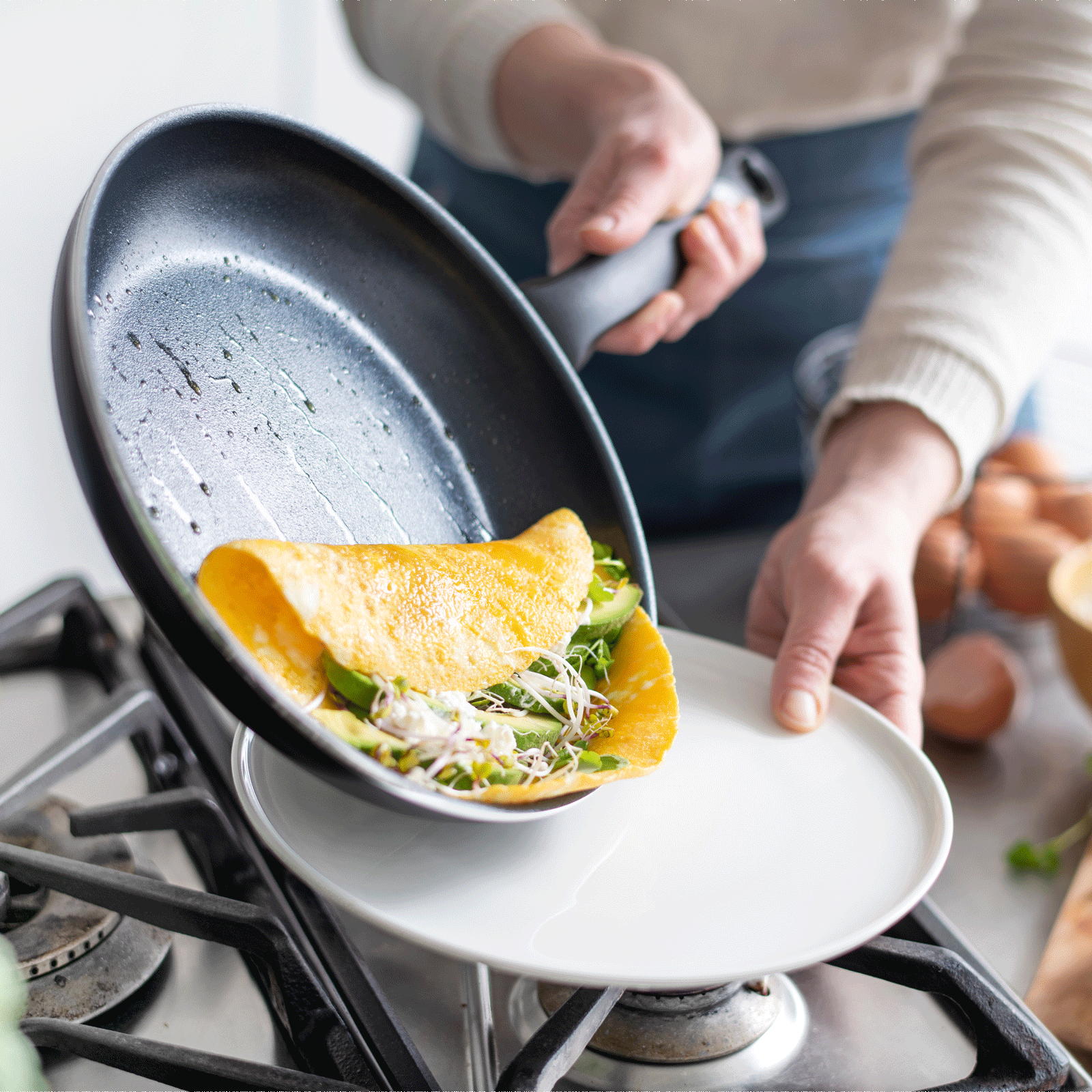 Andorra Koekenpan 15,5cm zwart met eten