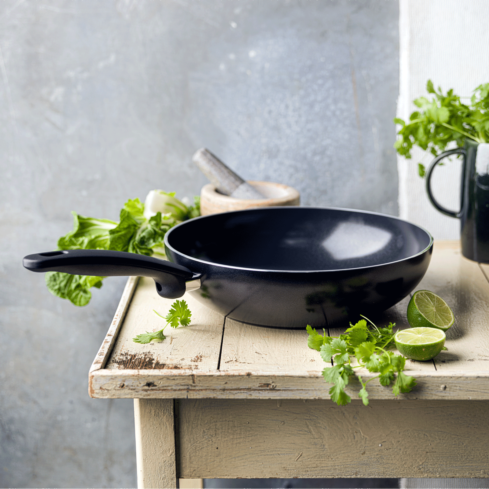 Cambridge Black Wokpan 28cm zwart