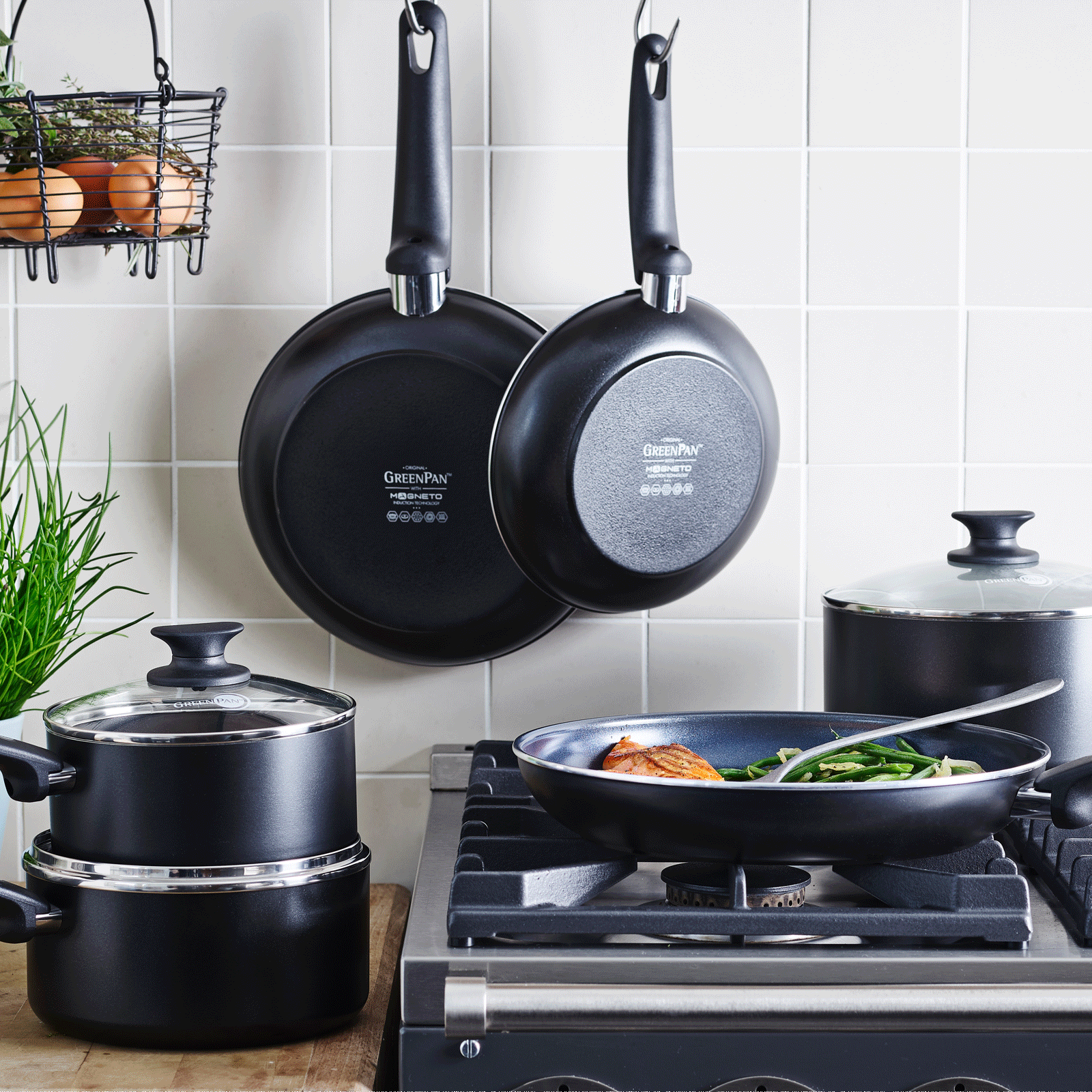 Cambridge Black Kookpan met Deksel 24cm zwart collectie