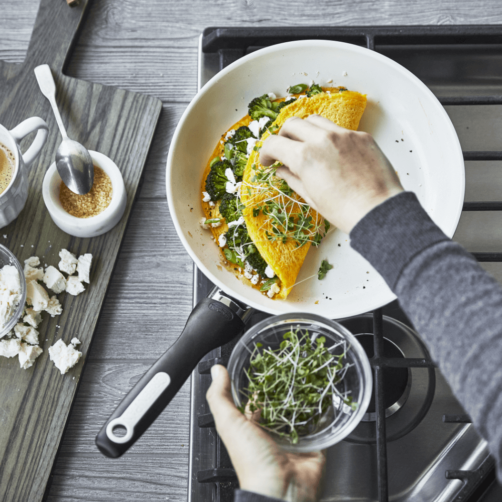 Rio Black Koekenpan 18cm op vuur met eten