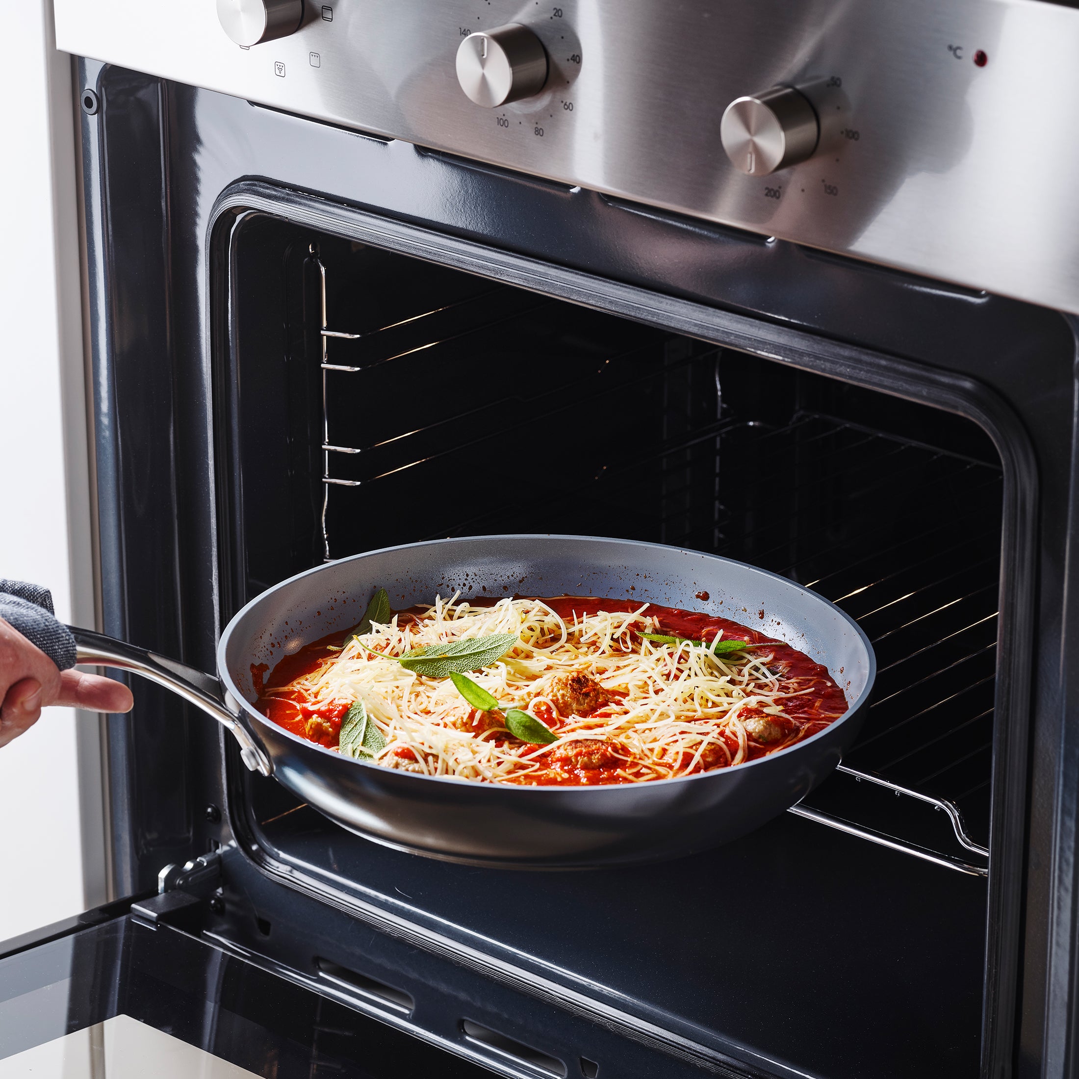 Venice Pro Chef's Pan 20cm grijs in oven