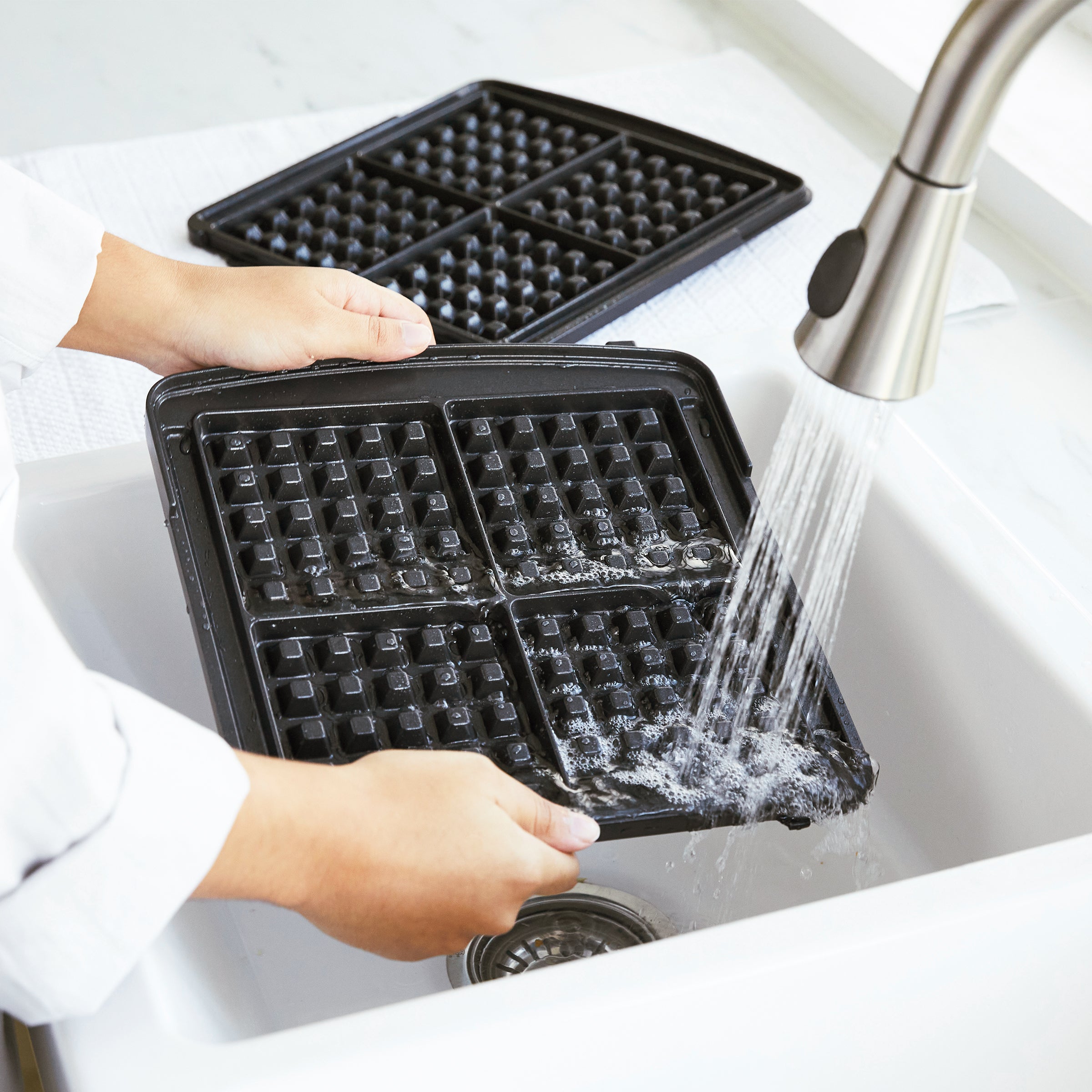 Wafelijzer Glossy Black (incl. 2 sets wafelplaten) wafelplaten afwassen
